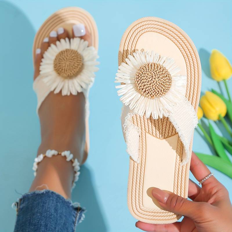 Boho Slip-On Sandals with Floral Pattern – Marivi