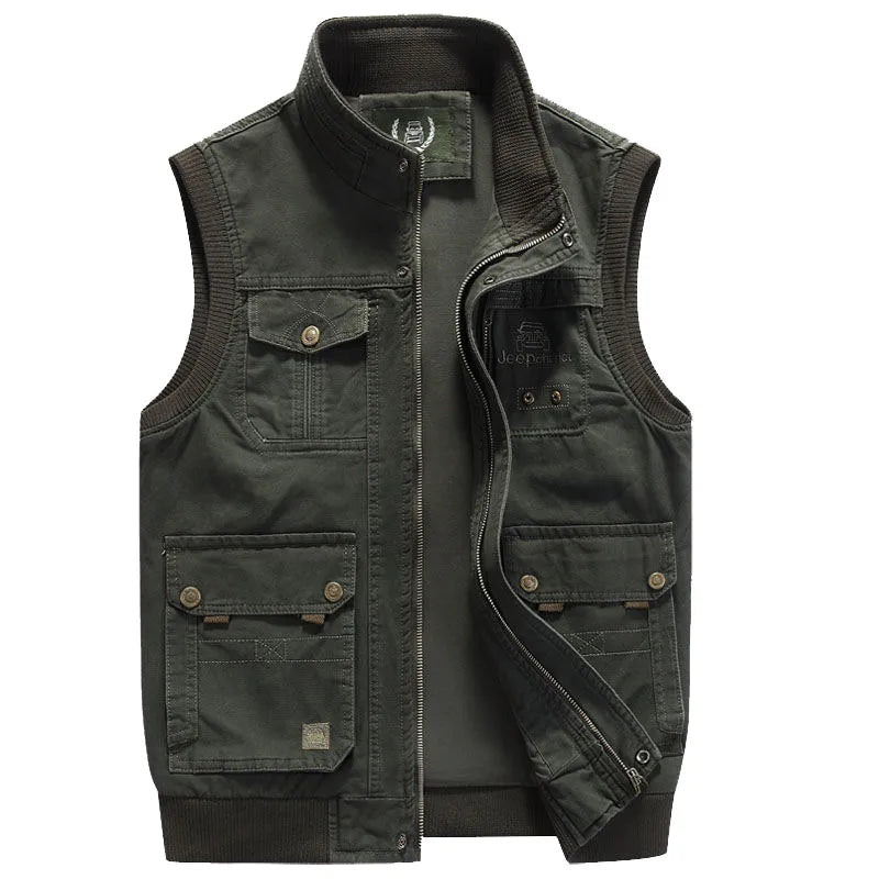 Vintage outdoor vest with practical pockets for men – Elias