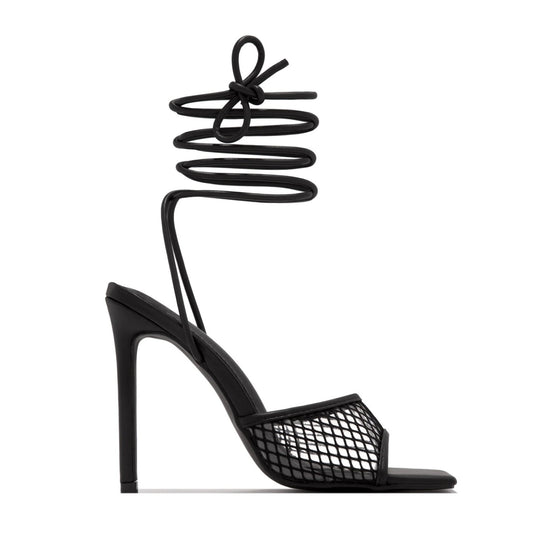Pumps with a pointed design – Céleste