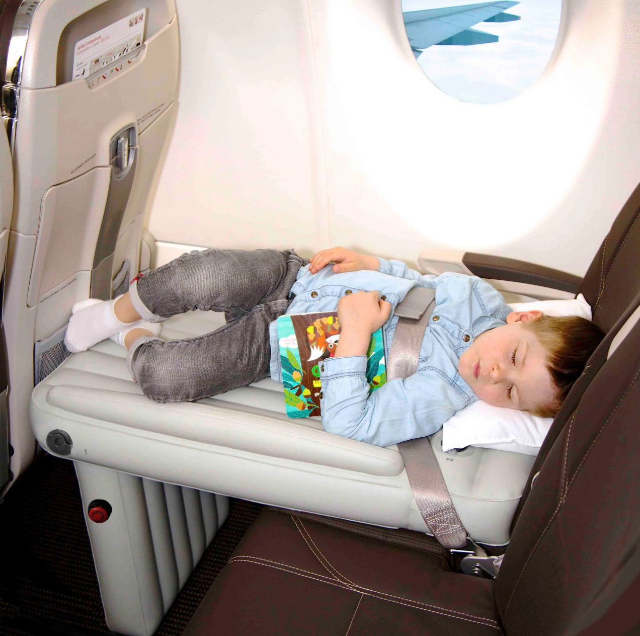 Inflatable Airplane Bed – CloudNap