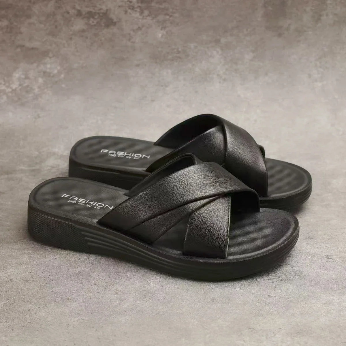 Ladies' wedge slippers made of leatherette with an open toe – Cassy