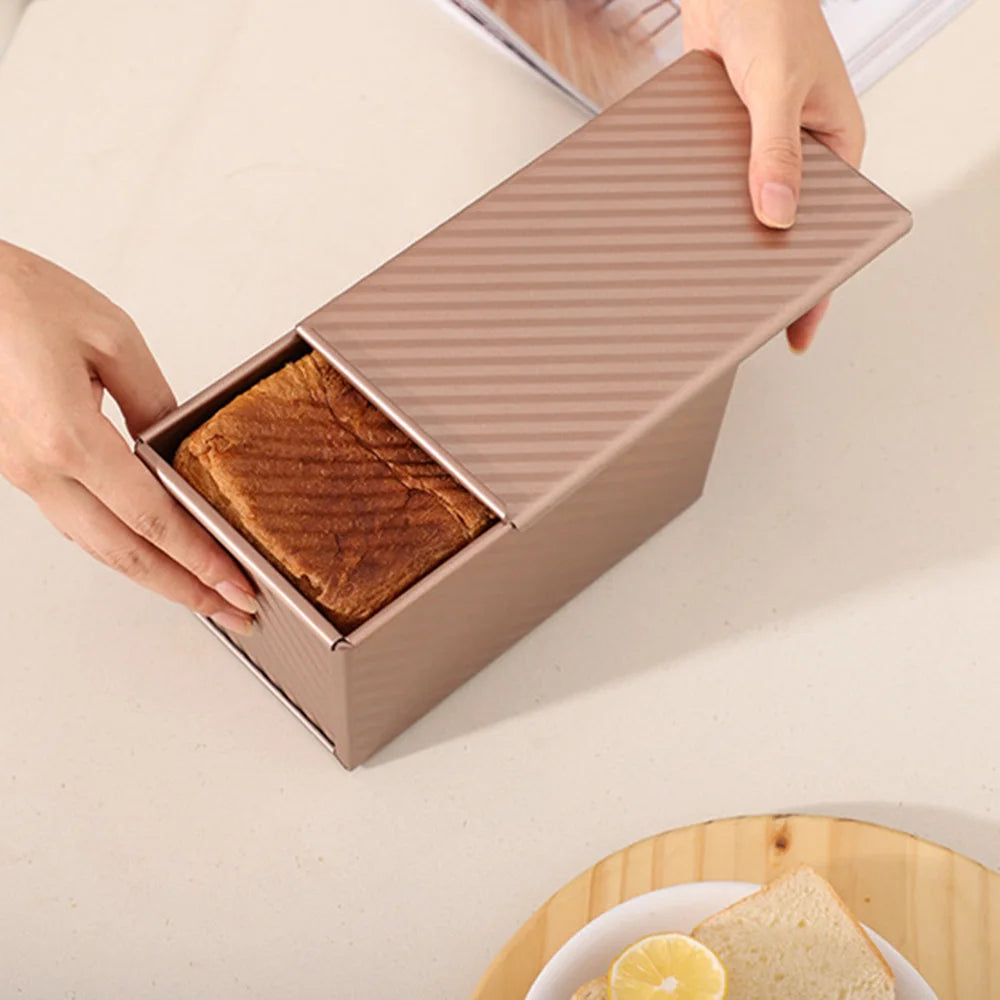 2-piece Rose Gold Non-Stick Bakeware Set with Lid - Brielle