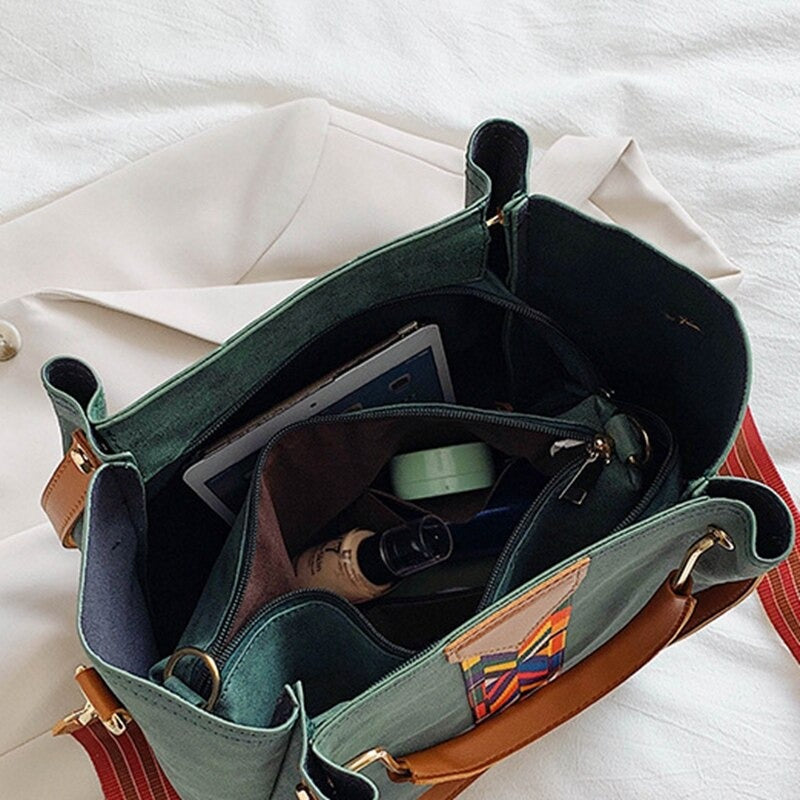 Spacious PU-leather everyday bag