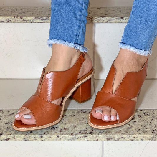 Women’s leather sandals with heel & comfort footbed – Selina