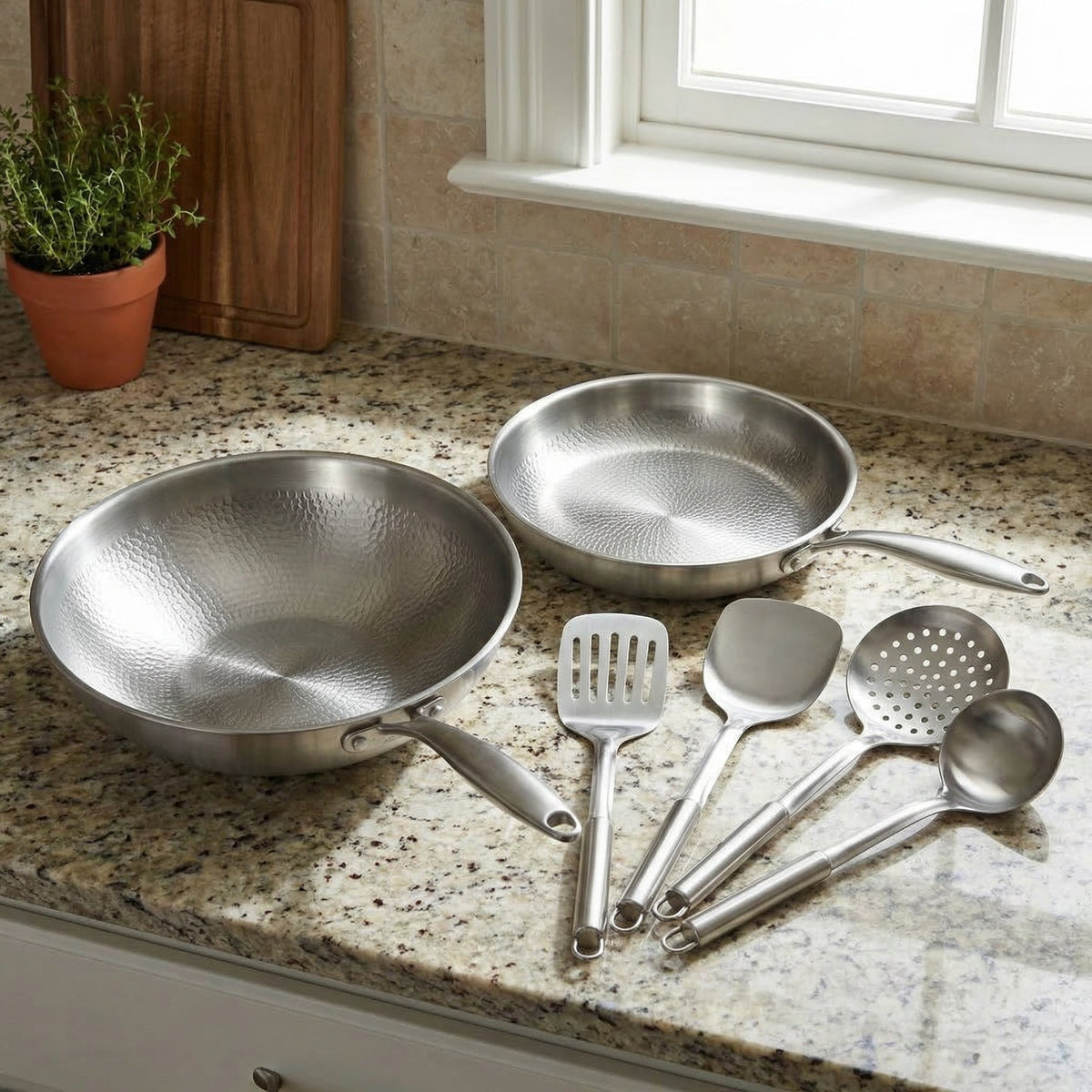 Hand-Hammered Titanium Wok & Fry Pan (10 Inch) with Utensils 3