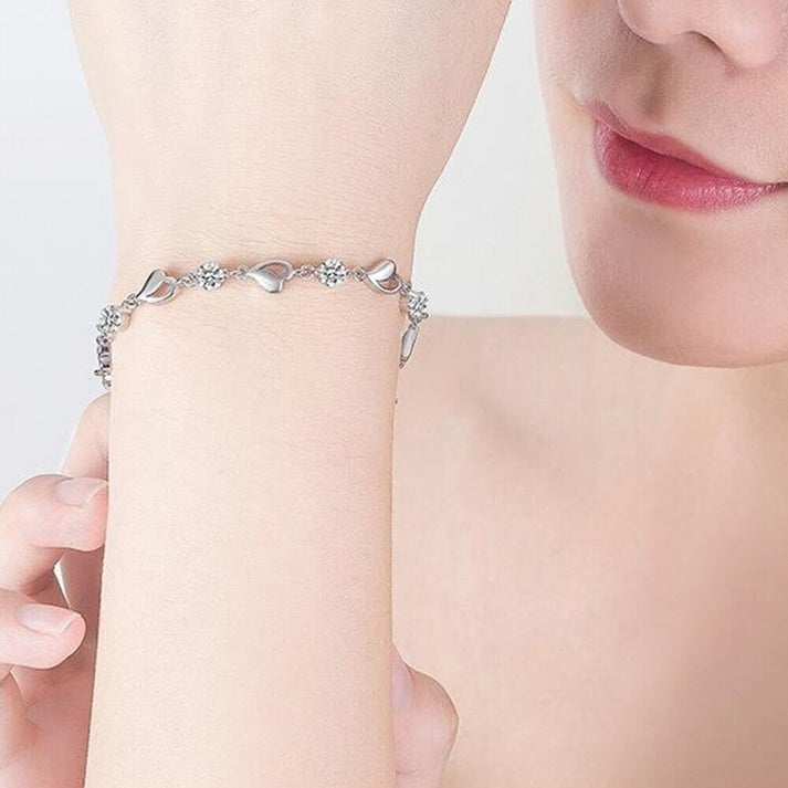 Silver Heart-Shaped Bracelet - Eloria