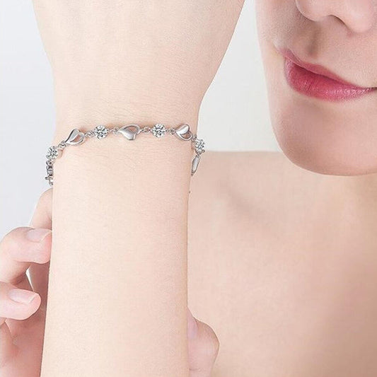 Silver Heart-Shaped Bracelet - Eloria
