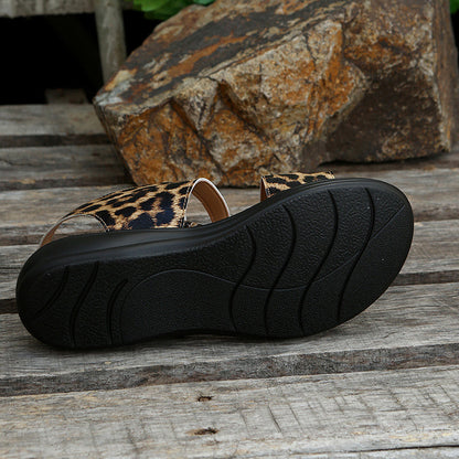 Casual women's sandals with Velcro fastening – Nina