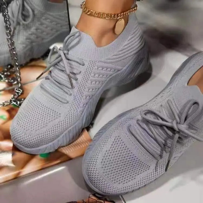 Air-permeable women's chunky sneakers with lacing – Saphira
