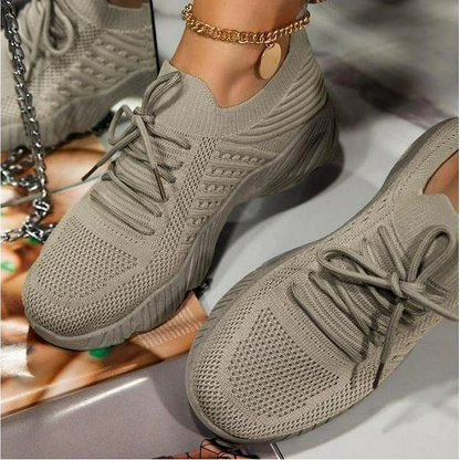Air-permeable women's chunky sneakers with lacing – Saphira