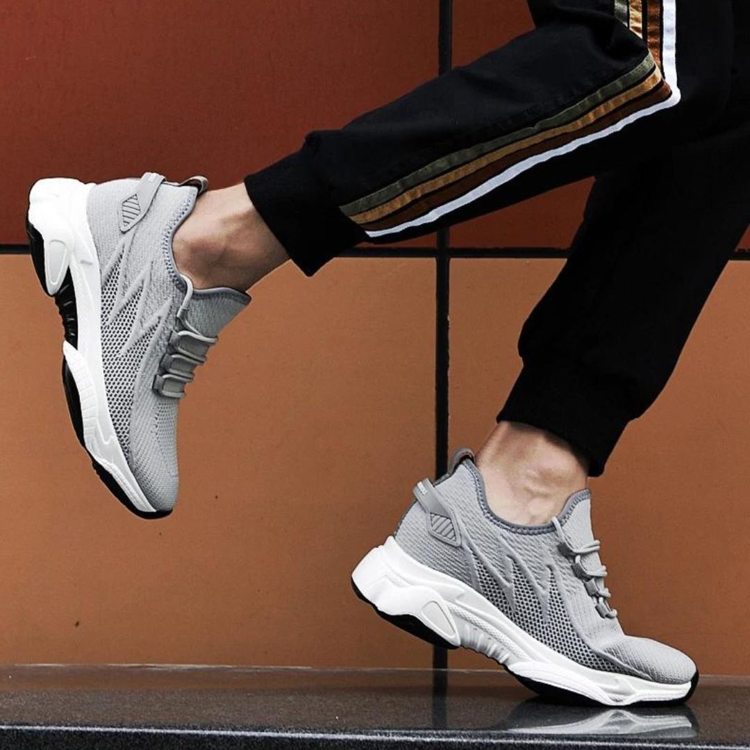 Discreetly stylish men's sneakers – MaxLift Boost