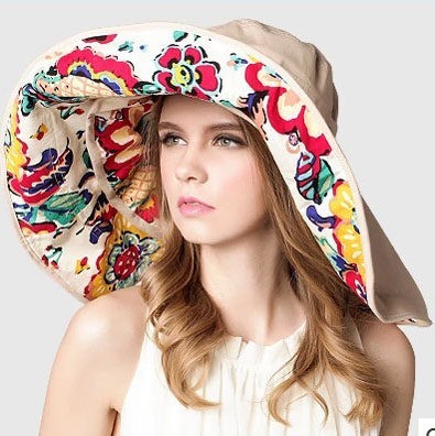 Lightweight, sun-resistant women's beach hat with a wide brim – Cleofa