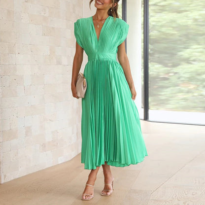 Autumnal flowing maxi dress with plissé pleats and V-neck – Noelle
