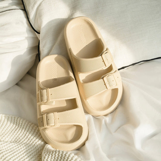 Comfortable pillow slides with a soft sole – Livia