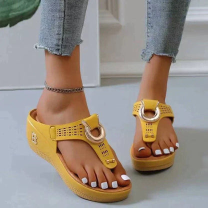 Comfortable women's sandals with a supportive fit – Talia