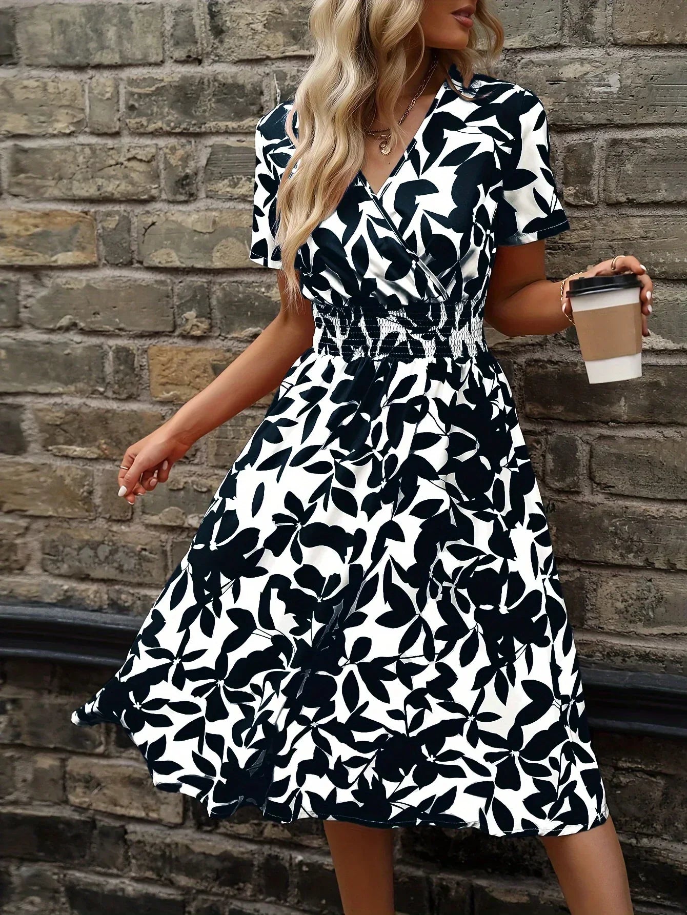 Wrap Dress with Floral Pattern | Livia | Fresh and Stylish