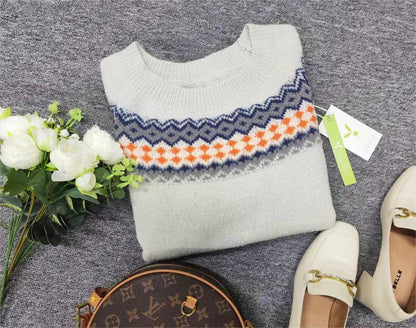 Scandinavian Trendy Sweater with Lively Pattern - NordicChic