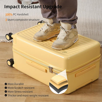 Airport-approved 55 cm hand luggage with a 30:70 split and a three-part polycarbonate hard shell.