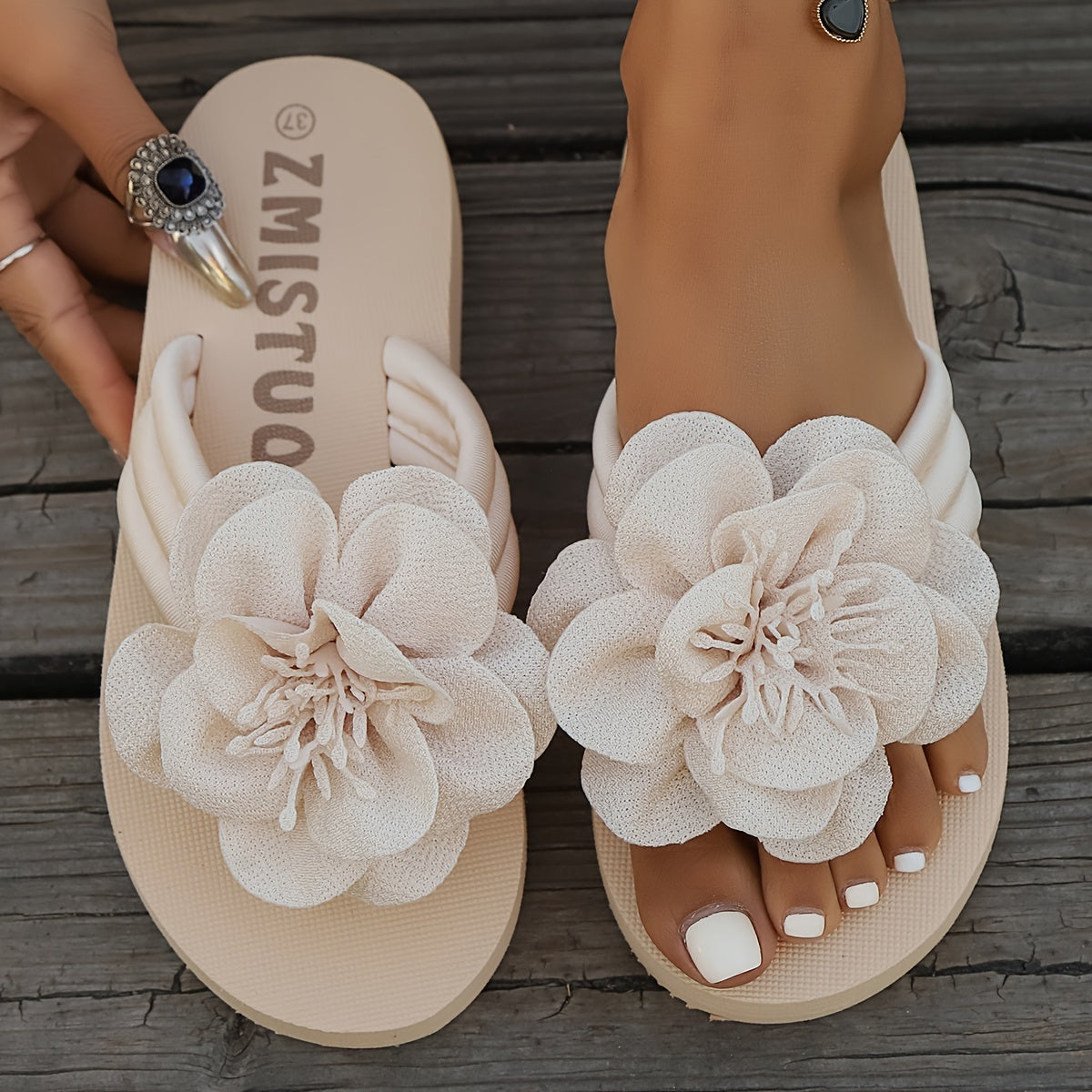 Stylish women's slippers with floral detail for summer - FlowerStep