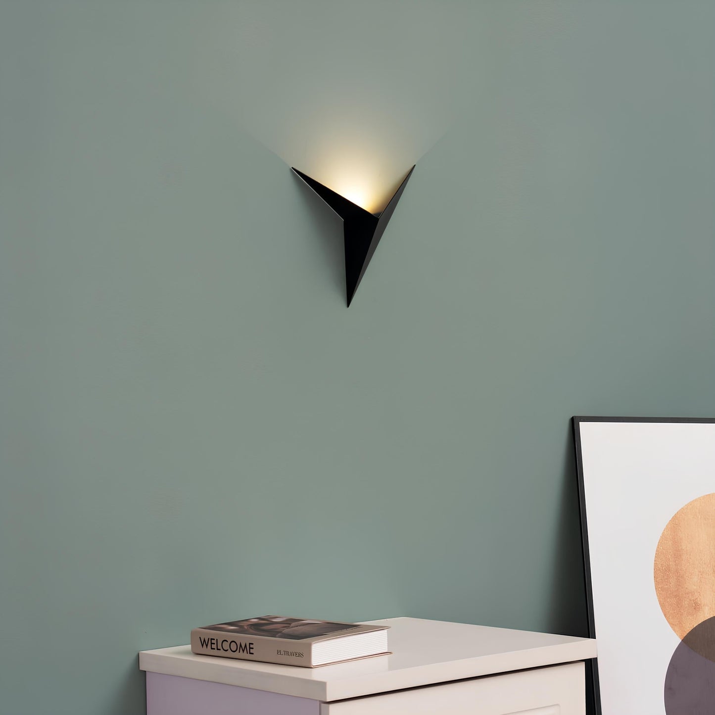 Modern Triangular Wall Lamp - TrigoLux