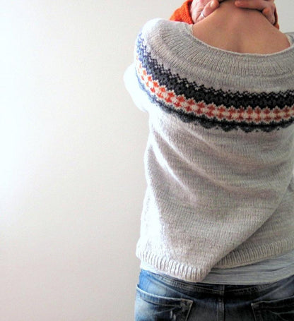 Scandinavian Trendy Sweater with Lively Pattern - NordicChic