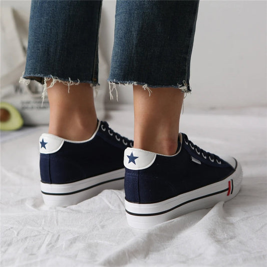 Stylish women's canvas sneakers with platform sole – Leonie