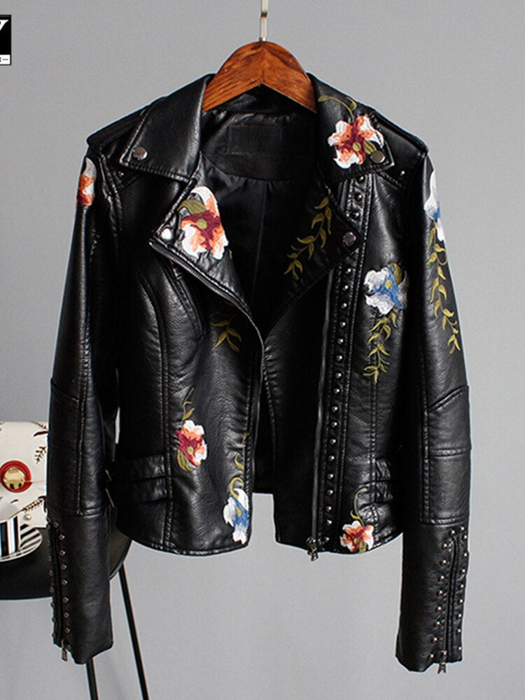 Cropped women's faux leather jacket with zip – Herbstzauber Rona