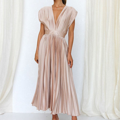 Autumnal flowing maxi dress with plissé pleats and V-neck – Noelle