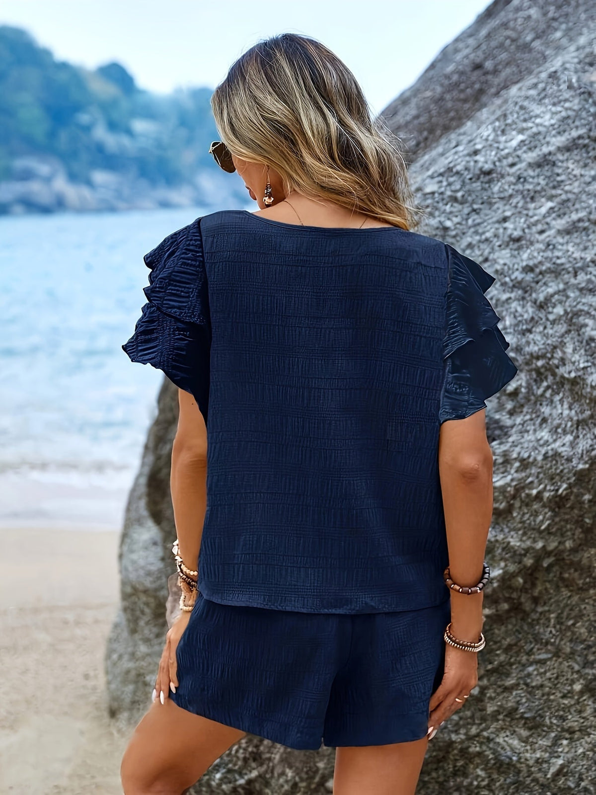 Two-piece set with batwing sleeves and relaxed shorts – Livana