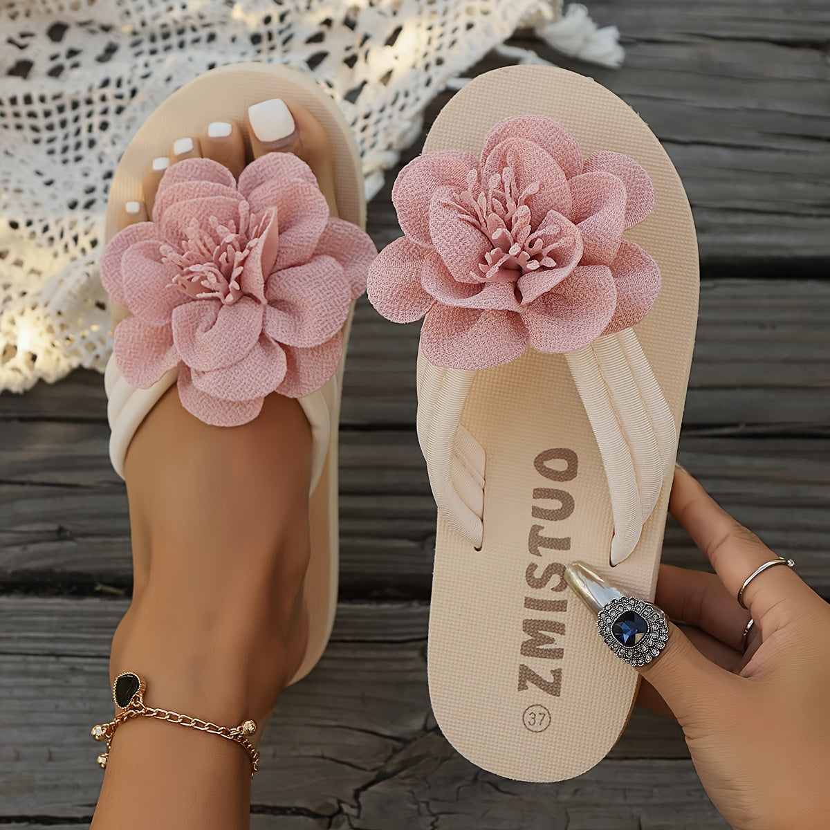 Stylish women's slippers with floral detail for summer - FlowerStep