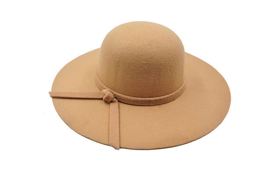 Lightweight women's autumn hat with a comfortable fit – UrbanBreeze