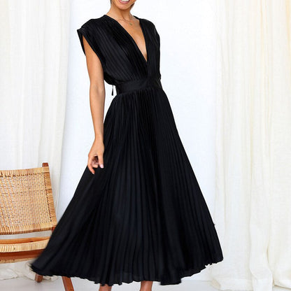 Autumnal flowing maxi dress with plissé pleats and V-neck – Noelle