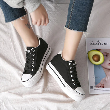 Stylish women's canvas sneakers with platform sole – Leonie