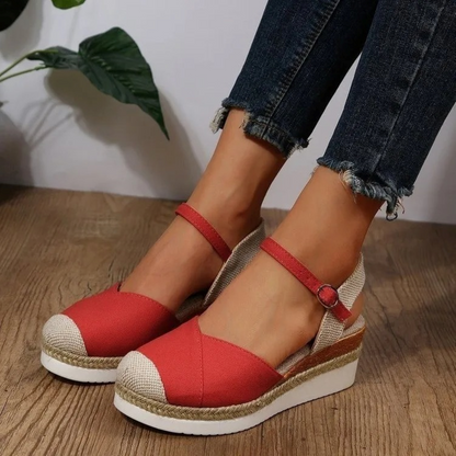 Women's sandals with buckle fastening and closed toe – Isabelle