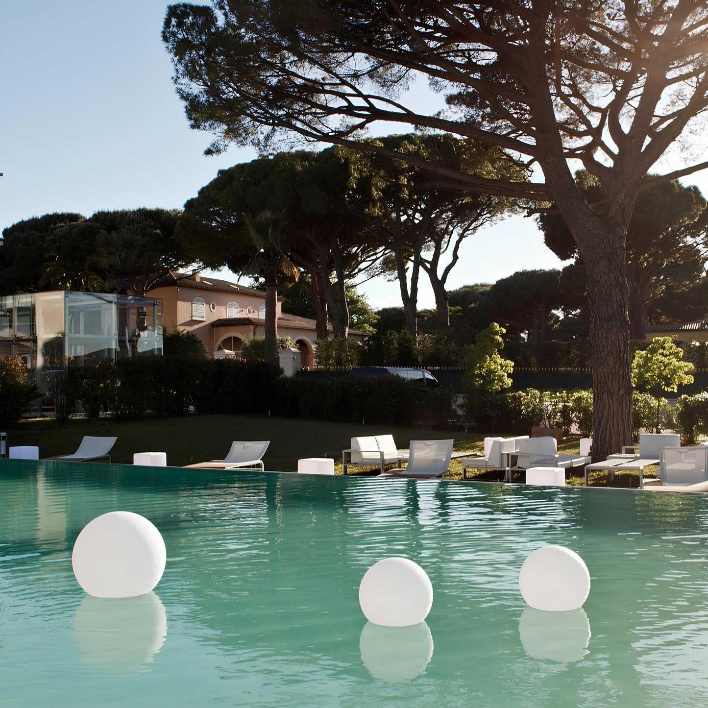 Wireless Mood Lamp for Indoor & Outdoor - LumaSphere