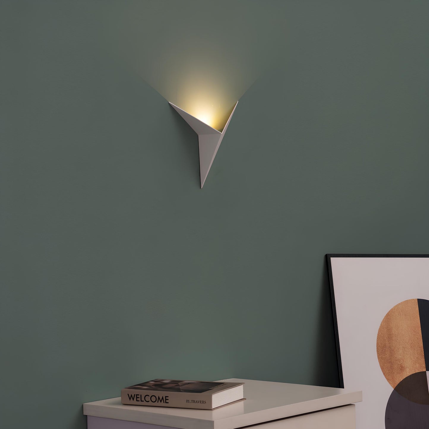 Modern Triangular Wall Lamp - TrigoLux