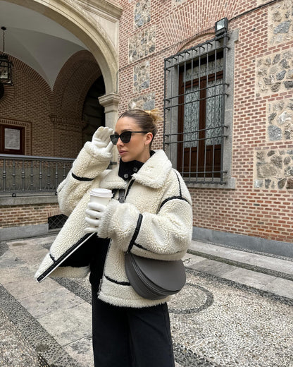Teddy Pilot Jacket - Dilara | Trendy, Warm, Oversized & Stylish!