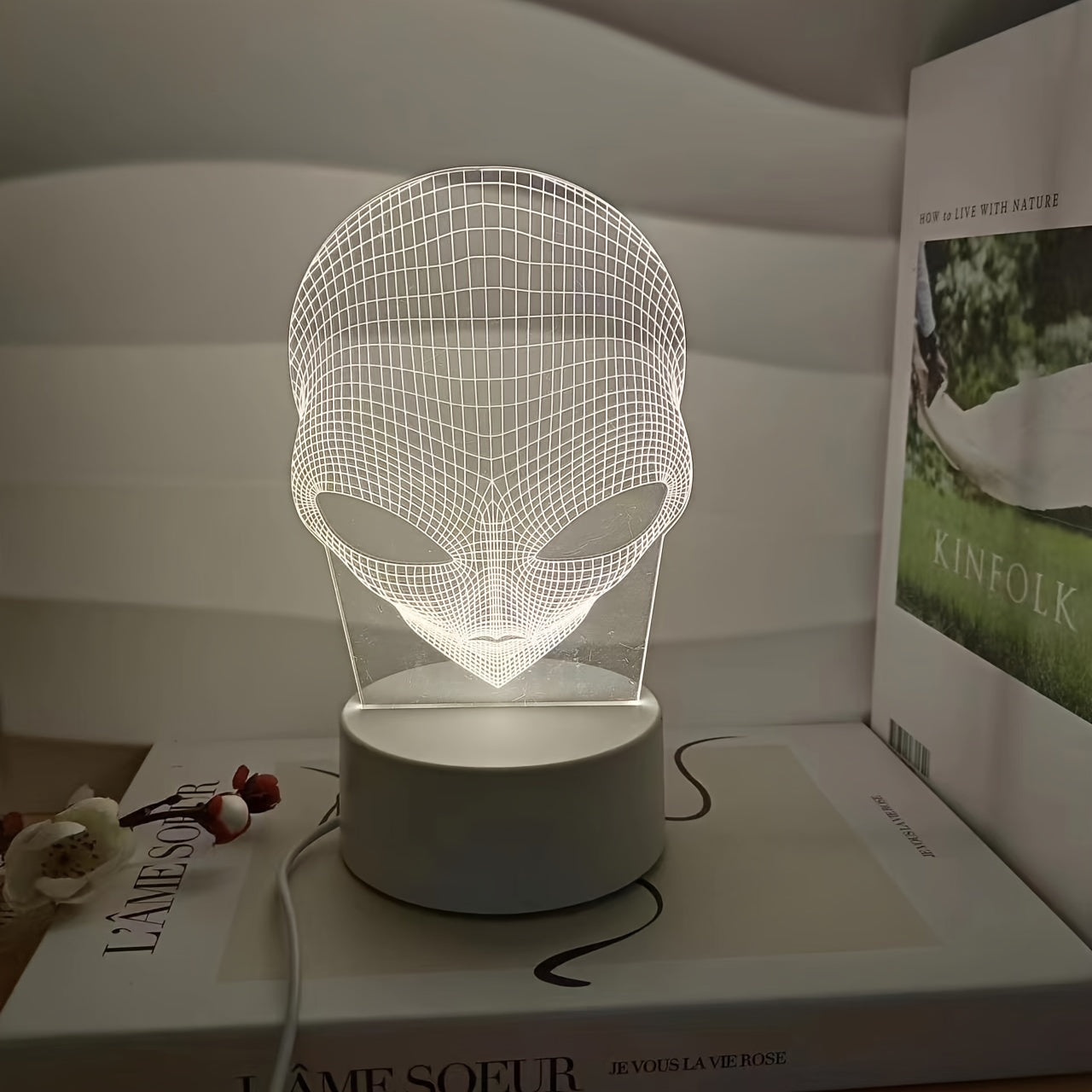 3D Alien Head LED Table Lamp with 7 Colours - Lunaris