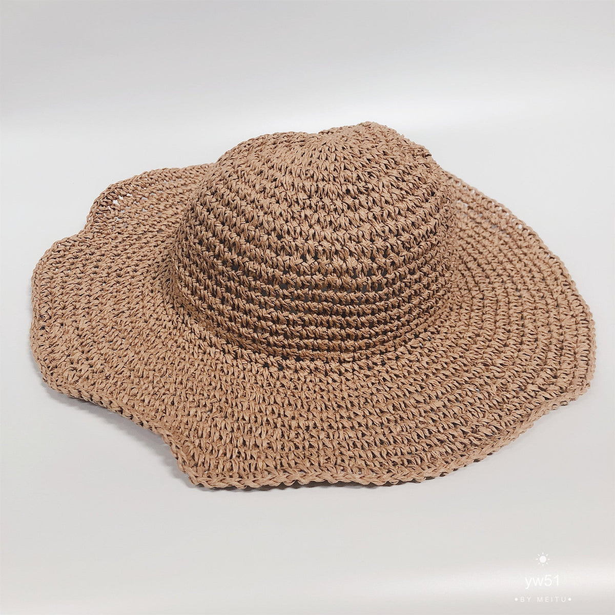 Lightweight, holiday-friendly summer beach hat for women – Debbie