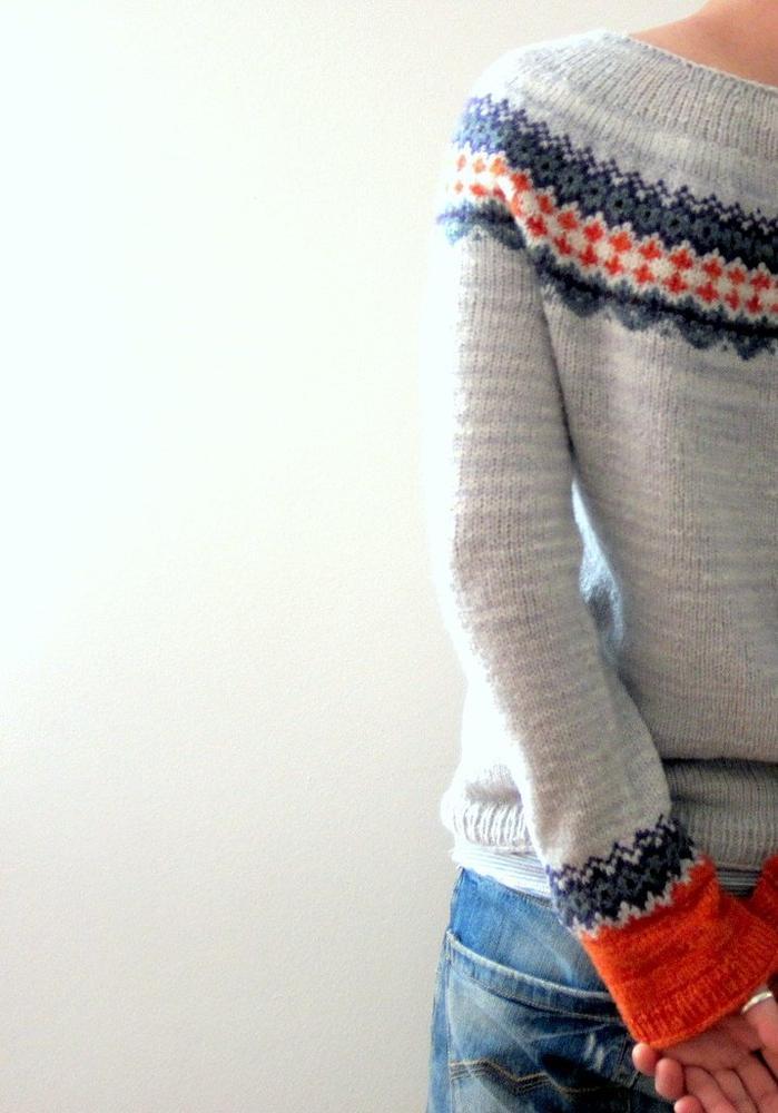 Scandinavian Trendy Sweater with Lively Pattern - NordicChic