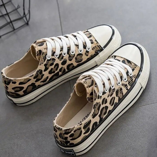 Stylish leopard print women's sneakers – Savannah