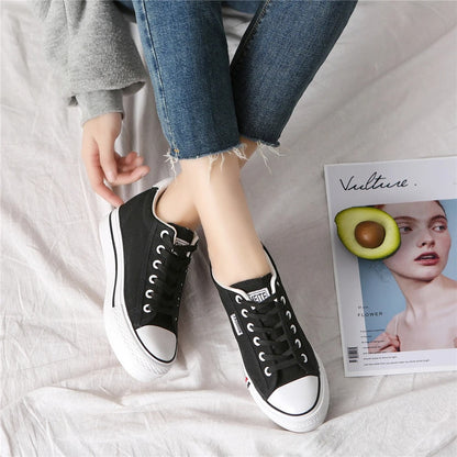 Stylish women's canvas sneakers with platform sole – Leonie