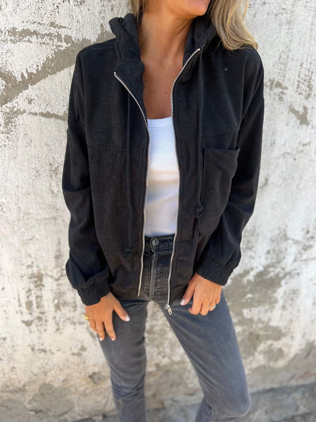 Casual Women's Hoodie with Hood and Zipper – Noemi