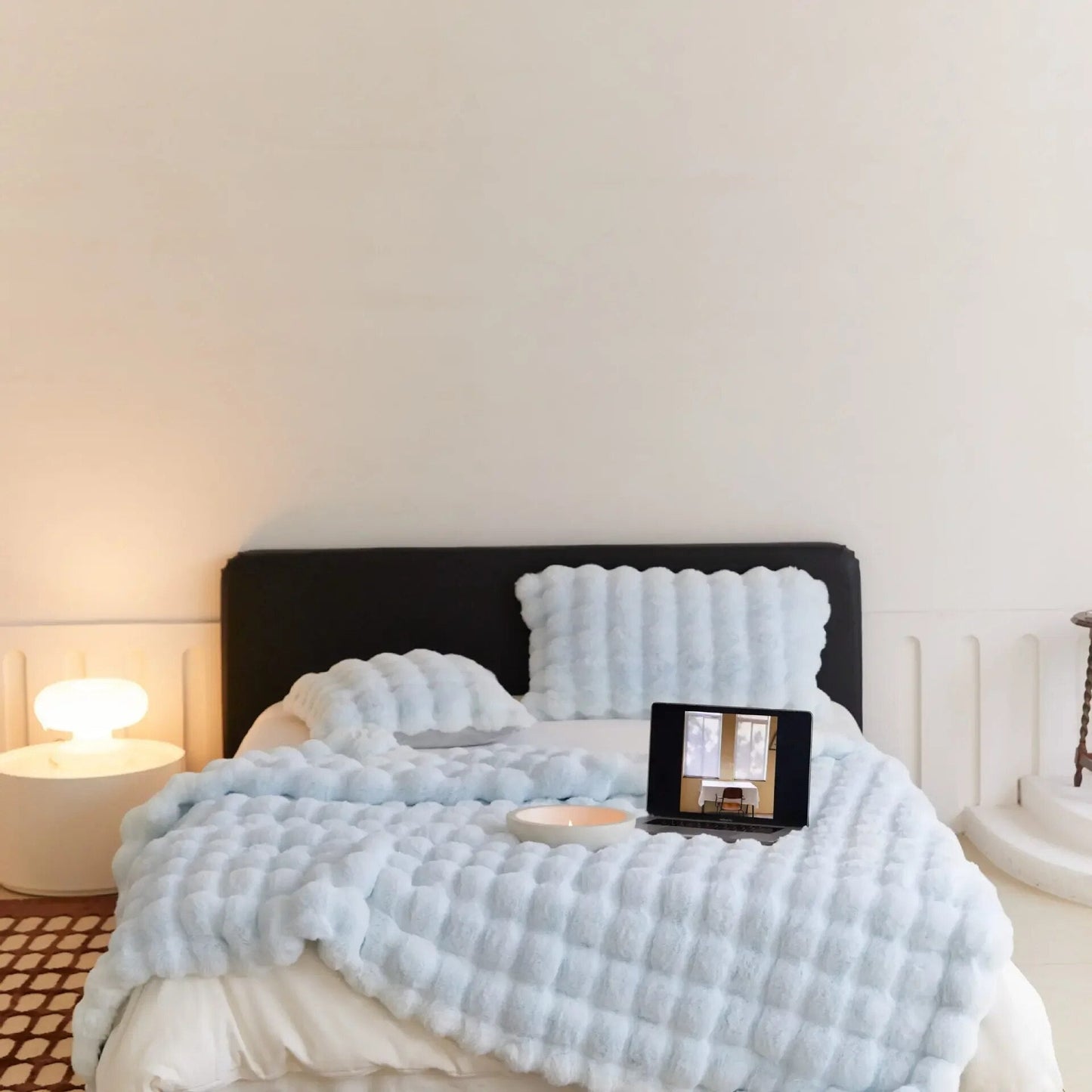 The Plush Blanket Everyone Is Talking About! - WarmWool