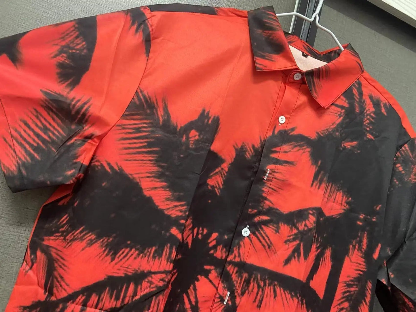 Trendy shirt with tropical print – Kaikura
