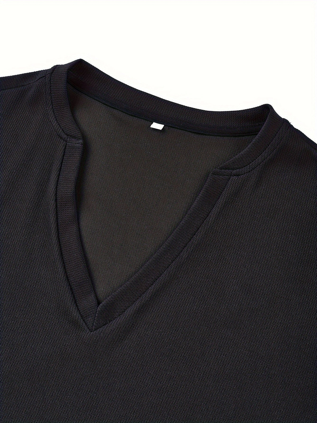 Men's T-shirt with deep V-neck and textured fabric – Rafael