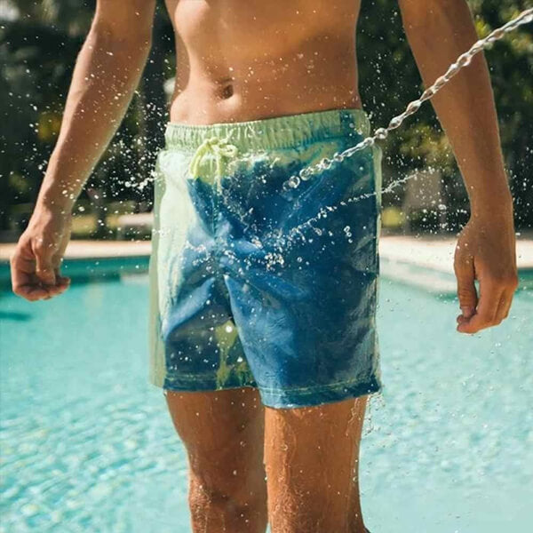Colour-changing men's swimming shorts with thermal effect – Summer highlight 2026