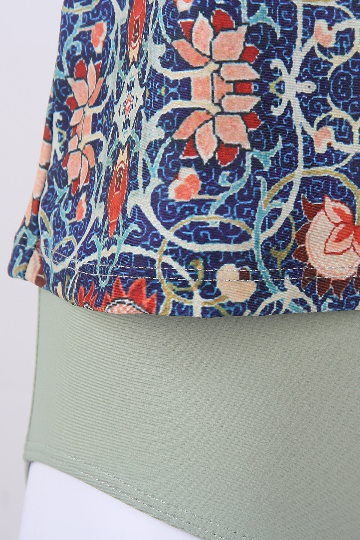Stylish Sleeveless Bikini with Attractive Pattern - SummerGlow