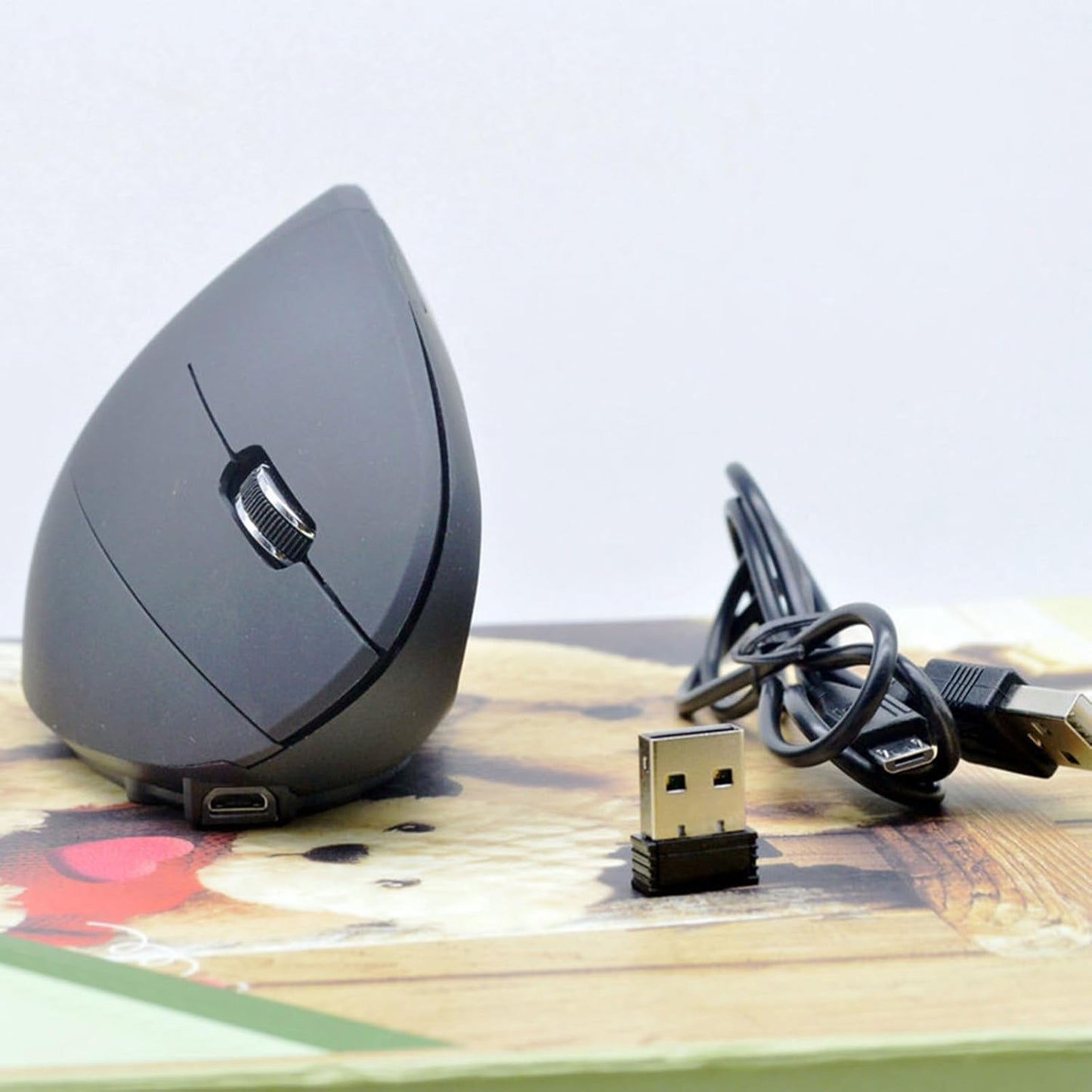 Rechargeable ergonomic vertical wireless mouse – Elvion