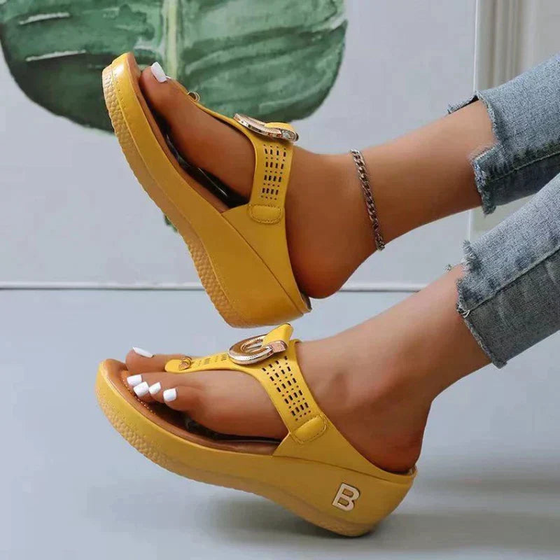 Comfortable women's sandals with a supportive fit – Talia